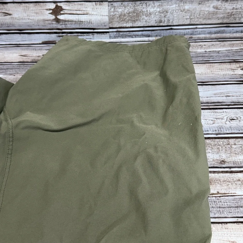 Eddie Bauer Shorts Mens 40 Green Flat Front Outdoor‎ Trail Activewear